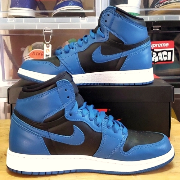 Nike Air Jordan 1 - Picture 2 of 6